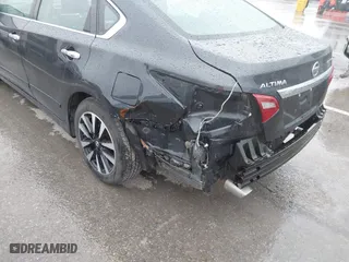 2018 Nissan Altima 2.5 SR with VIN 1N4AL3AP3JC165989, listed as a IAAI auction lot 41490589 with 84,879 mi miles. Bid and sale history available at carsss.com. Image 17.