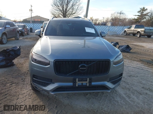 2019 Volvo XC90 Momentum with VIN YV4102PK0K1419547, listed as a IAAI auction lot 41501474 with 39,227 mi miles. Bid and sale history available at carsss.com. Image 12.