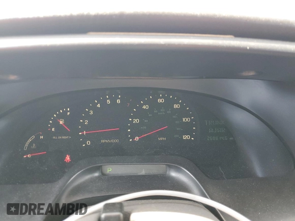 1998 Lincoln Continental with VIN 1LNFM97V8WY742639, listed as a Copart auction lot 82138303 with 268,814 mi miles and Salvage Title. Bid and sale history available at carsss.com. Image 9.