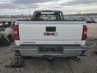 2018 GMC Sierra 2500HD SLT z VIN 1GT12TEY1JF108589, wystawiony jako Copart lot #52713975 z przebiegiem Nie podano mil oraz Nie do naprawy • Non repairable. Historia ofert i sprzedaży dostępna na DreamBid. Obrazek 6.