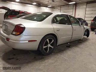 2001 Oldsmobile Aurora with VIN 1G3GS64C214111868, listed as a IAAI auction lot 41721992 with 146,785 mi miles. Bid and sale history available at carsss.com. Image 4.