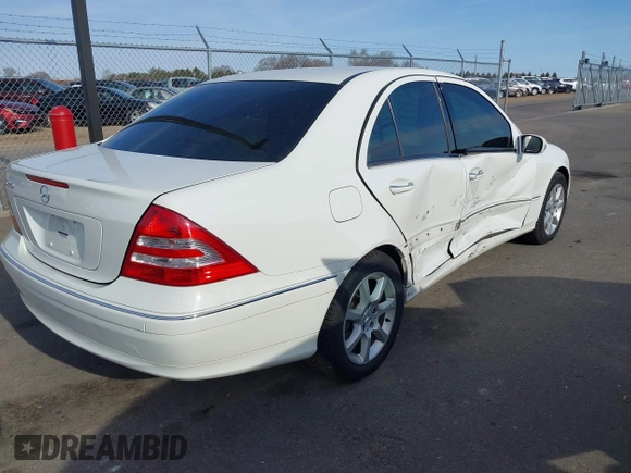 2007 Mercedes-Benz C 280 Luxury z VIN WDBRF54H47A931316, wystawiony jako IAAI lot #42051676 z przebiegiem 109 449 mil mil oraz . Historia ofert i sprzedaży dostępna na DreamBid. Obrazek 4.