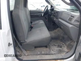 2004 Ford F-250 XL z VIN 1FTNF20LX4EA47085, wystawiony jako IAAI lot #41802914 z przebiegiem 321 759 mil mil oraz . Historia ofert i sprzedaży dostępna na DreamBid. Obrazek 8.