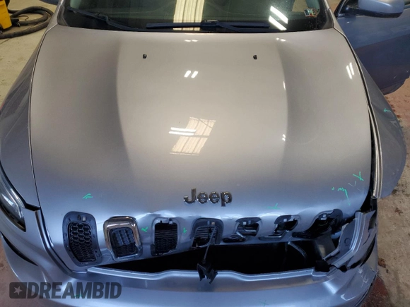 2018 Jeep Cherokee Limited z VIN 1C4PJMDB7JD614682, wystawiony jako Copart lot #52848895 z przebiegiem 137 873 mil mil oraz Szkoda całkowita • Salvage title. Historia ofert i sprzedaży dostępna na DreamBid. Obrazek 12.