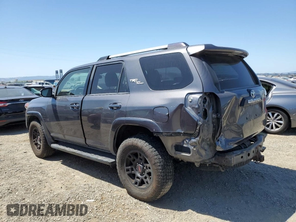 2018 Toyota 4Runner SR5 z VIN JTEBU5JR6J5564680, wystawiony jako Copart lot #58847355 z przebiegiem 96 632 mil mil oraz Szkoda całkowita • Salvage title. Historia ofert i sprzedaży dostępna na DreamBid. Obrazek 2.