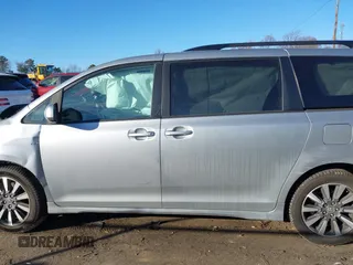 2019 Toyota Sienna LE with VIN 5TDJZ3DC4KS221245, listed as a IAAI auction lot 41455754 with 81,290 mi miles. Bid and sale history available at carsss.com. Image 14.