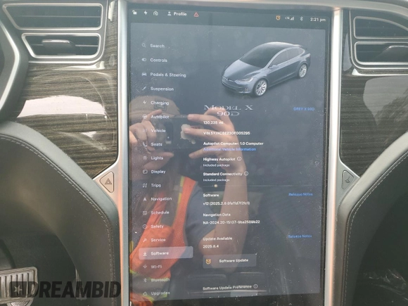 2016 Tesla Model X 70D z VIN 5YJXCBE23GF005295, wystawiony jako Copart lot #51034005 z przebiegiem 130 325 mil mil oraz Szkody całkowita. Historia ofert i sprzedaży dostępna na DreamBid. Obrazek 9.