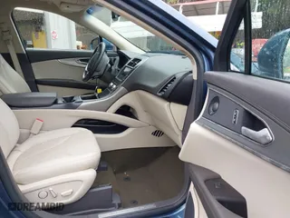 2019 Lincoln Nautilus Reserve with VIN 2LMPJ8LP9KBL14914, listed as a IAAI auction lot 41561348 with 8,887 mi miles. Bid and sale history available at carsss.com. Image 5.