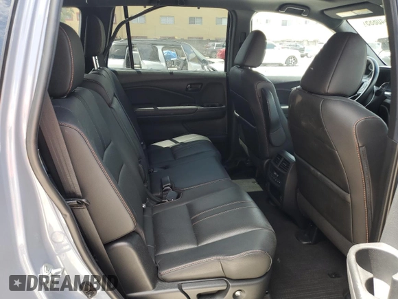 2022 Honda Pilot TrailSport z VIN 5FNYF6H86NB084266, wystawiony jako Copart lot #52640885 z przebiegiem 32 651 mil mil oraz Szkoda całkowita • Salvage title. Historia ofert i sprzedaży dostępna na DreamBid. Obrazek 11.
