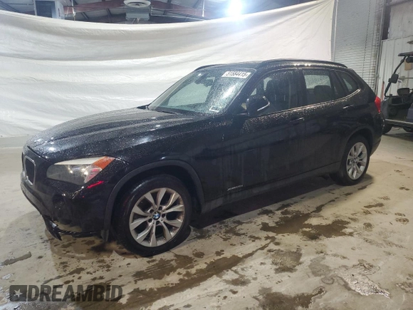 2014 BMW X1 xDrive28i z VIN WBAVL1C56EVY18205, wystawiony jako Copart lot #51584415 z przebiegiem 166 247 mil mil oraz Czysty tytuł • Clean title. Historia ofert i sprzedaży dostępna na DreamBid. Obrazek 1.