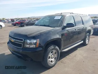 2013 Chevrolet Suburban LS with VIN 1GNSKHE71DR332335, listed as a IAAI auction lot 41408949 with 167,860 mi miles. Bid and sale history available at carsss.com. Image 17.