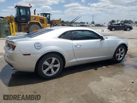 2012 Chevrolet Camaro 2LS z VIN 2G1FA1E35C9142332, wystawiony jako Copart lot #55449195 z przebiegiem 142 323 mil mil oraz Szkoda całkowita • Salvage title. Historia ofert i sprzedaży dostępna na DreamBid. Obrazek 3.