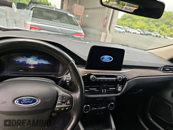 2020 Ford Escape Titanium Hybrid with VIN 1FMCU0DZXLUB82146, listed as a IAAI auction lot 42621619 with 112,299 mi miles and . Bid and sale history available at DreamBid. Image 1.
