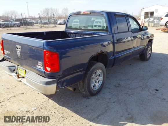 2005 Dodge Dakota SLT z VIN 1D7HE48N55S163580, wystawiony jako IAAI lot #41776155 z przebiegiem 164 671 mil mil oraz . Historia ofert i sprzedaży dostępna na DreamBid. Obrazek 4.
