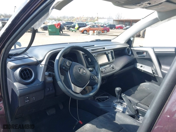 2016 Toyota RAV4 XLE with VIN 2T3RFREV1GW472485, listed as a IAAI auction lot 41917836 with 90,405 mi miles. Bid and sale history available at carsss.com. Image 14.