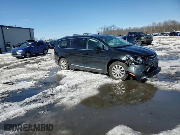 2018 Chrysler Pacifica Touring L with VIN 2C4RC1BG2JR306705, listed as a Copart auction lot 47840765 with 65,340 mi miles and Salvage Title. Bid and sale history available at DreamBid. Image 14.
