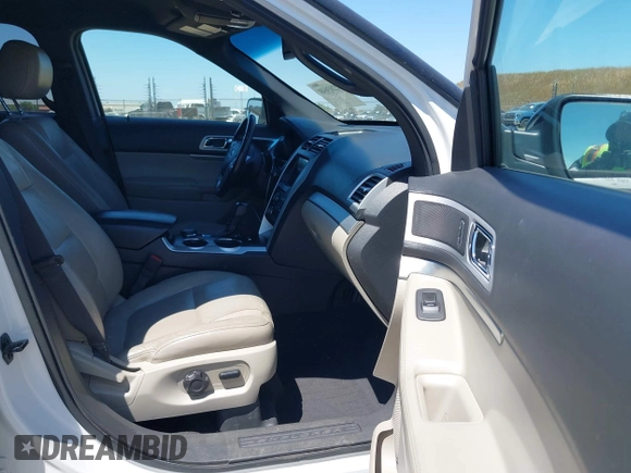 2011 Ford Explorer XLT with VIN 1FMHK8D83BGA65734, listed as a IAAI auction lot 42203640 with 184,923 mi miles and . Bid and sale history available at carsss.com. Image 5.