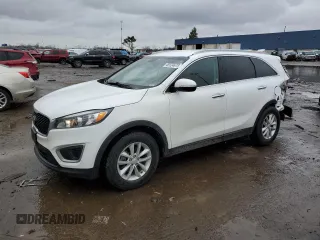 2018 Kia Sorento LX with VIN 5XYPG4A38JG348361, listed as a Copart auction lot 48124675 with 88,043 mi miles and Salvage Title. Bid and sale history available at carsss.com. Image 1.