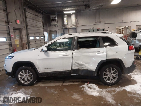 2017 Jeep Cherokee Latitude with VIN 1C4PJLCS9HW650514, listed as a IAAI auction lot 41600432 with 123,389 mi miles and . Bid and sale history available at carsss.com. Image 14.