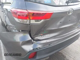 2019 Toyota Highlander SE z VIN 5TDKZRFHXKS316330, wystawiony jako IAAI lot #42183341 z przebiegiem 81 705 mil mil oraz . Historia ofert i sprzedaży dostępna na DreamBid. Obrazek 17.