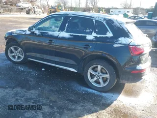 2021 Audi Q5 Premium with VIN WA1AAAFY1M2055212, listed as a IAAI auction lot 41347267 with 51,127 mi miles. Bid and sale history available at carsss.com. Image 3.