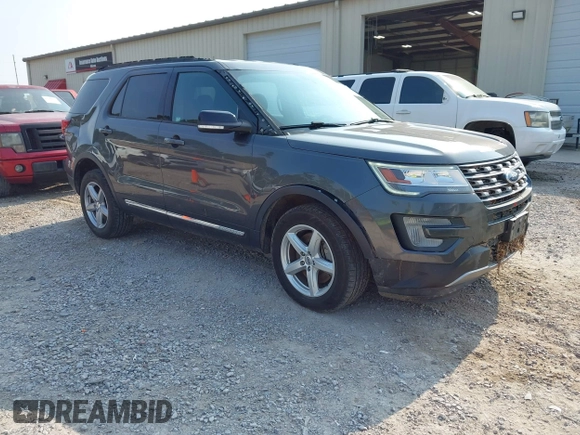 2017 Ford Explorer XLT z VIN 1FM5K8D82HGC79240, wystawiony jako IAAI lot #42402472 z przebiegiem 139 303 mil mil oraz . Historia ofert i sprzedaży dostępna na DreamBid. Obrazek 1.