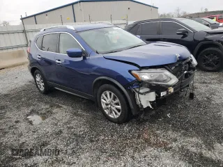 2020 Nissan Rogue SV with VIN KNMAT2MT0LP523946, listed as a Copart auction lot 47184445 with 41,940 mi miles and Salvage Title. Bid and sale history available at carsss.com. Image 4.