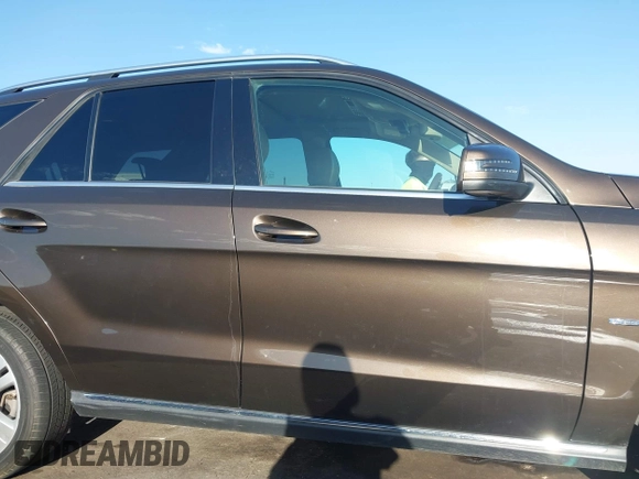 2012 Mercedes-Benz M 350 with VIN 4JGDA5HB6CA002203, listed as a IAAI auction lot 42587288 with 98,738 mi miles and . Bid and sale history available at DreamBid. Image 13.