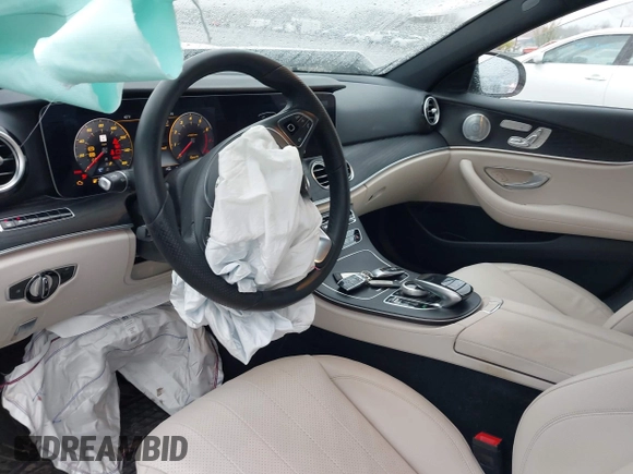 2018 Mercedes-Benz E-Class E 300 with VIN WDDZF4KB0JA380163, listed as a IAAI auction lot 42000543 with 75,314 mi miles. Bid and sale history available at carsss.com. Image 5.