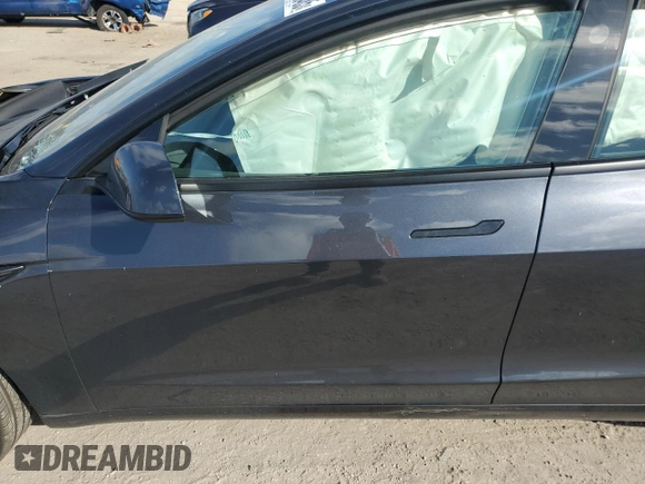 2024 Tesla Model 3 with VIN 5YJ3E1EA2RF752321, listed as a Copart auction lot 44593485 with 3,550 mi miles and Salvage Title. Bid and sale history available at carsss.com. Image 7.
