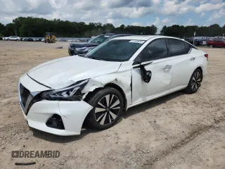 2019 Nissan Altima SV with VIN 1N4BL4DV1KC131510, listed as a Copart auction lot 61649655 with 117,210 mi miles and Salvage title. Bid and sale history available at DreamBid. Image 1.