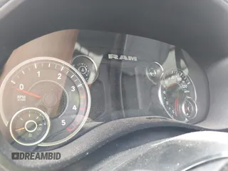 2024 Ram 2500 Big Horn z VIN 3C6UR5DL8RG343566, wystawiony jako IAAI lot #42526456 z przebiegiem Nie podano mil oraz . Historia ofert i sprzedaży dostępna na DreamBid. Obrazek 16.