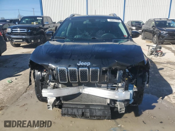 2019 Jeep Cherokee Latitude Plus с VIN 1C4PJMLB9KD393752, выставлен на аукционе Copart как лот 46051755 с пробегом 142 203 миль миль и Списание • Salvage title. История ставок и продаж доступна на DreamBid. Изображение 5.