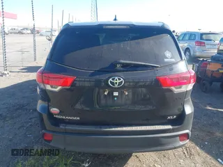 2018 Toyota Highlander SE with VIN 5TDKZRFH1JS529875, listed as a IAAI auction lot 42181502 with 182,652 mi miles and . Bid and sale history available at DreamBid. Image 16.