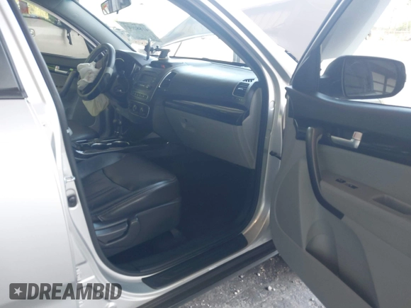 2014 Kia Sorento LX with VIN 5XYKT4A73EG425510, listed as a IAAI auction lot 41882601 with 165,751 mi miles and . Bid and sale history available at carsss.com. Image 5.