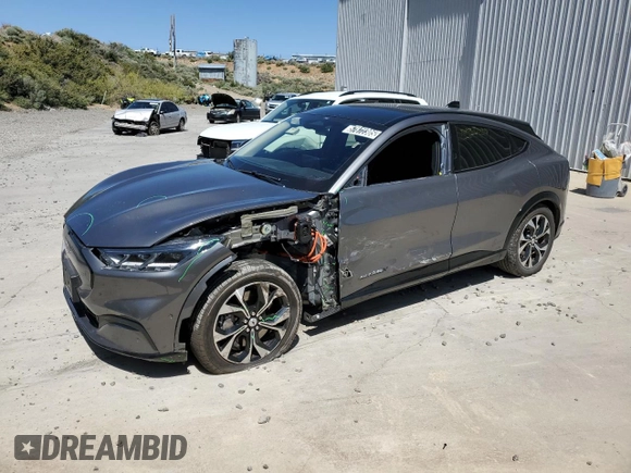 2023 Ford Mustang Mach-E Premium z VIN 3FMTK3SU5PMA98583, wystawiony jako Copart lot #57872305 z przebiegiem 17 972 mil mil oraz Tytuł czysty. Historia ofert i sprzedaży dostępna na DreamBid. Obrazek 1.