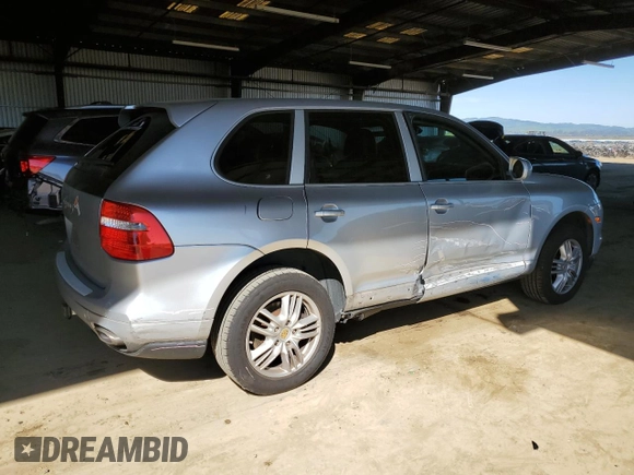 2009 Porsche Cayenne z VIN WP1AA29PX9LA02636, wystawiony jako Copart lot #50229185 z przebiegiem 133 885 mil mil oraz Szkoda całkowita • Salvage title. Historia ofert i sprzedaży dostępna na DreamBid. Obrazek 3.