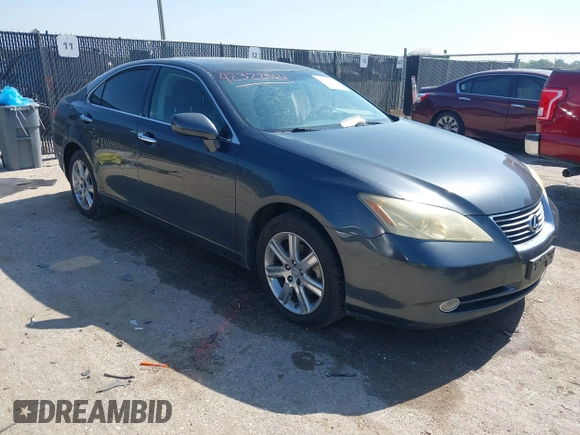 2008 Lexus ES 330 z VIN JTHBJ46GX82182547, wystawiony jako IAAI lot #42322564 z przebiegiem 303 870 mil mil oraz . Historia ofert i sprzedaży dostępna na DreamBid. Obrazek 1.