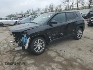 2024 Jeep Compass Latitude Lux with VIN 3C4NJDFN7RT121993, listed as a Copart auction lot 51472985 with 8,457 mi miles and Salvage title. Bid and sale history available at DreamBid. Image 1.