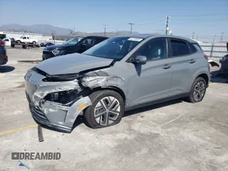 2023 Hyundai Kona SEL z VIN KM8K33AG2PU167360, wystawiony jako Copart lot #56318685 z przebiegiem Nie podano mil oraz Szkoda całkowita • Salvage title. Historia ofert i sprzedaży dostępna na DreamBid. Obrazek 1.