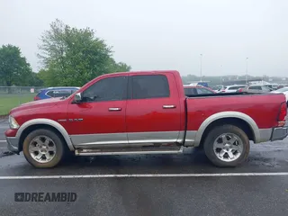 2010 Dodge 1500 Sport z VIN 1D7RV1CT0AS128075, wystawiony jako IAAI lot #42277733 z przebiegiem 301 432 mil mil oraz . Historia ofert i sprzedaży dostępna na DreamBid. Obrazek 14.