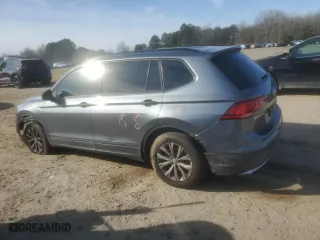 2018 Volkswagen Tiguan S with VIN 3VV1B7AX3JM009567, listed as a Copart auction lot 42562965 with 134,016 mi miles and Salvage Title. Bid and sale history available at carsss.com. Image 2.