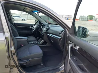 2013 Kia Sorento LX with VIN 5XYKTDA28DG336051, listed as a IAAI auction lot 41956476 with 179,549 mi miles. Bid and sale history available at carsss.com. Image 5.