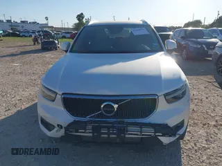 2021 Volvo XC40 Momentum with VIN YV4162UK5M2423299, listed as a IAAI auction lot 41940996 with 50,304 mi miles and . Bid and sale history available at DreamBid. Image 6.