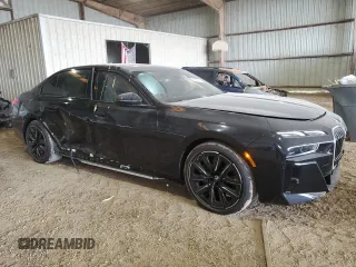 2024 BMW i7 eDrive50 z VIN WBY43EJ08RCS36524, wystawiony jako Copart lot #68248234 z przebiegiem 46 mil mil oraz Szkoda całkowita • Salvage title. Historia ofert i sprzedaży dostępna na DreamBid. Obrazek 4.