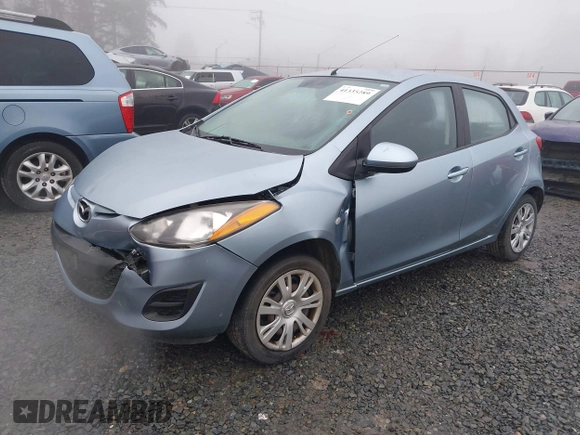 2013 Mazda 2 Sport z VIN JM1DE1KZ0D0167646, wystawiony jako IAAI lot #41335289 z przebiegiem 48 380 mil mil oraz . Historia ofert i sprzedaży dostępna na DreamBid. Obrazek 17.
