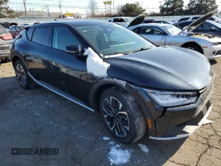 2022 Kia EV6 Light with VIN KNDC34LB5N5044837, listed as a Copart auction lot 45802735 with 48,681 mi miles and Salvage Title. Bid and sale history available at carsss.com. Image 4.