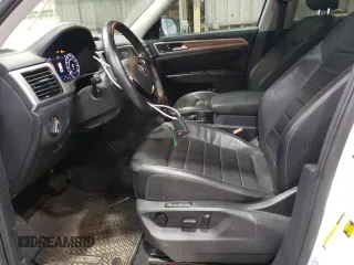 2019 Volkswagen Atlas SEL Premium z VIN 1V2NR2CA5KC530086, wystawiony jako Copart lot #55745515 z przebiegiem 96 092 mil mil oraz Szkoda całkowita • Salvage title. Historia ofert i sprzedaży dostępna na DreamBid. Obrazek 7.