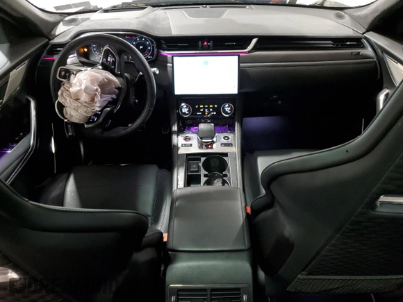 2022 Jaguar F-Pace SVR z VIN SADCZ2EE9NA692588, wystawiony jako Copart lot #52247135 z przebiegiem 52 957 mil mil oraz Szkoda całkowita • Salvage title. Historia ofert i sprzedaży dostępna na DreamBid. Obrazek 8.