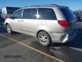 2005 Toyota Sienna LE with VIN 5TDBA23C85S041021, listed as a IAAI auction lot 41770918 with 205,503 mi miles. Bid and sale history available at carsss.com. Image 3.
